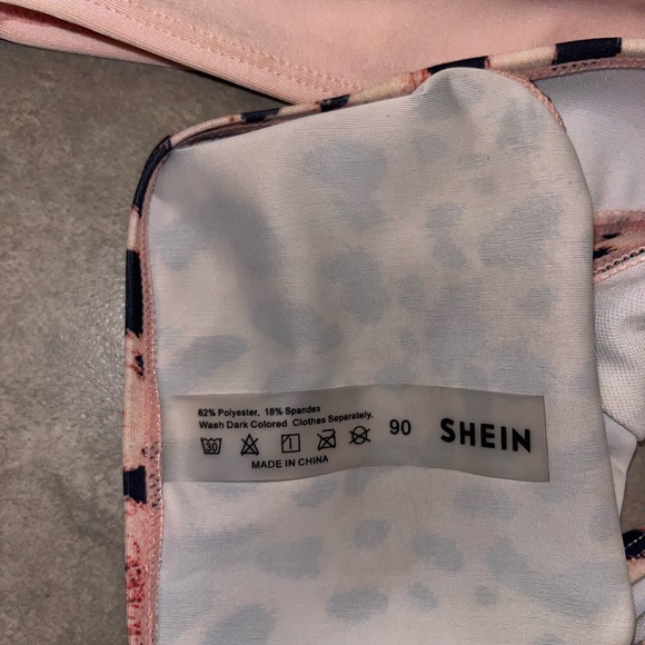 Girls SHEIN bathing suit - Picture 3 of 3